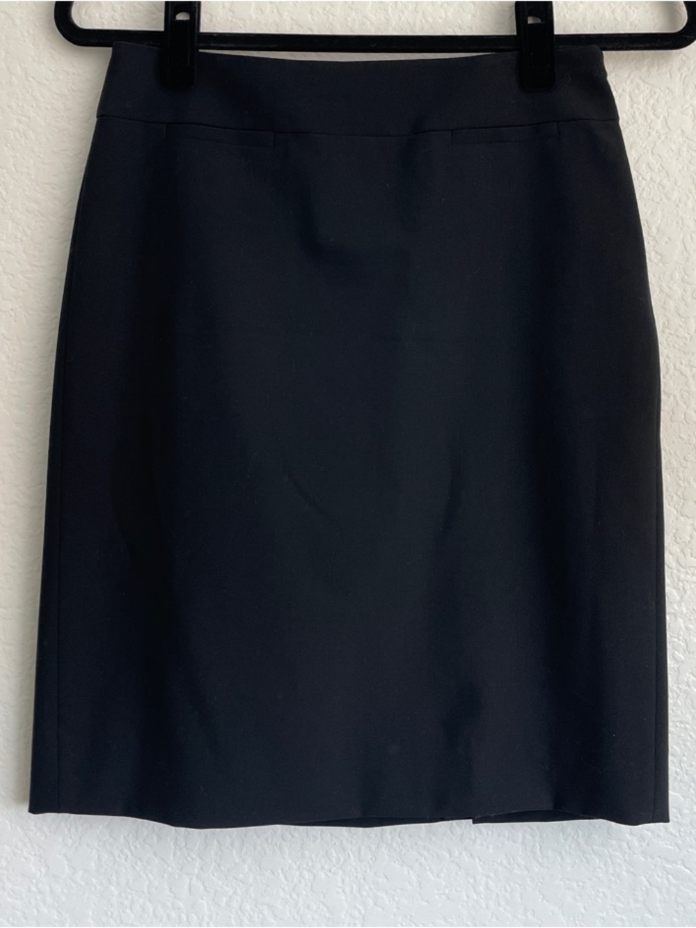 BANANA REPUBLIC • Black, Lightweight Wool Pencil Skirt • Size 0